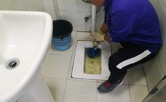 王下乡疏通蹲坑