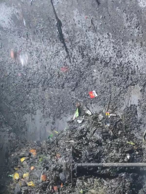 王下乡污水池清理
